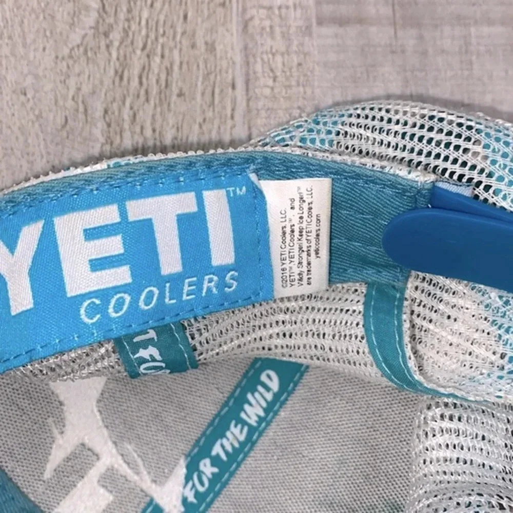 YETI baseball cap turquoise & white SnapBack mesh